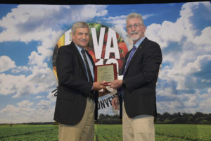 Dr. Richard Raid receives FFVA Researcher of the Year Award